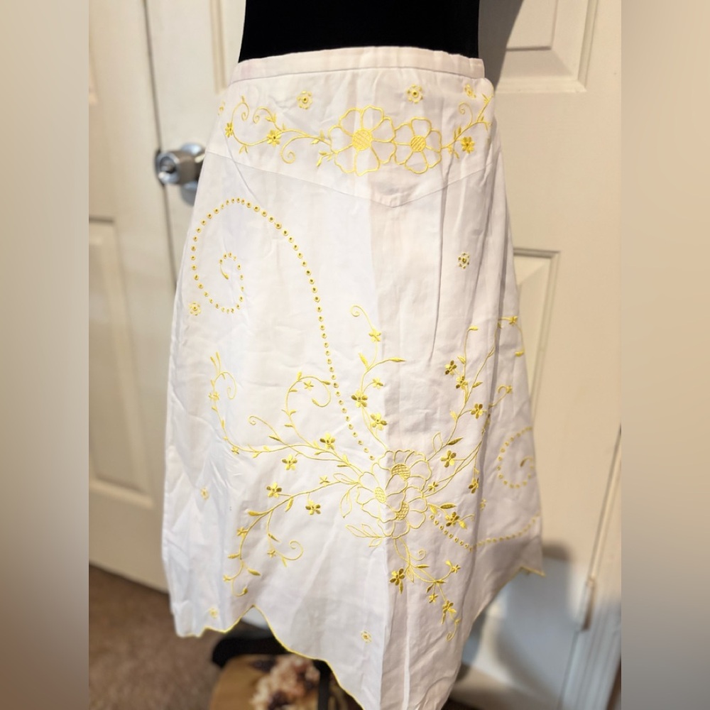 Bandolino White Yellow Asymmetrical Midi Skirt Resort Wear